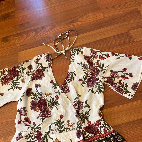 Romper - Picture 2 of 4